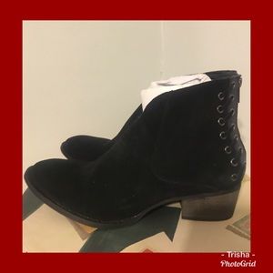 Journee Collection, Arika suede ankle boots. Sz 11
